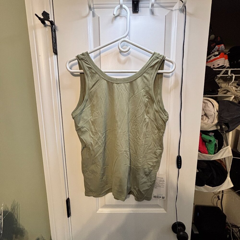 NWT Lululemon Women's Size 8 Nulu Fold Classic Fit Tank - RSMG Color